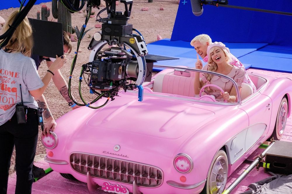 Забастовка сценаристов в Голливуде: что требуют актеры, как реагируют студии, при чем здесь писатели и насколько все серьезно